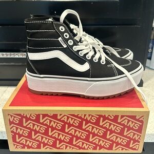 NWB women’s Black Platform Vans Filmore Hi Tapered St
